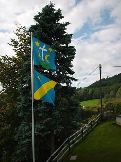 Die Tanne im Hintergrund musste leider nach einem Sturm gef�llt werden