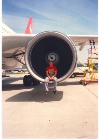 Fuelling von Swissair HB-IPC Airbus A 310 f�r den Flug nach Tel-Aviv